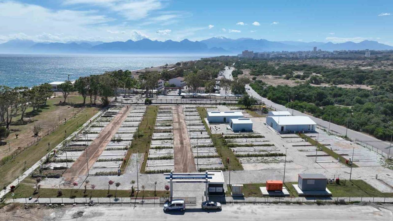 Antalya Büyükşehir Belediyesi Lara’da Volkan Konak Karavan Park’ı hizmete hazırlıyor