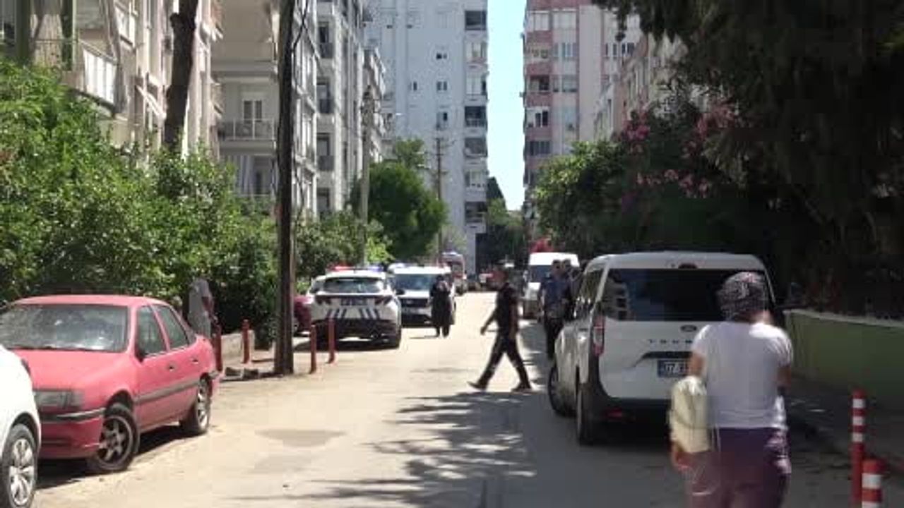 Antalya'da öğretmen eşini ve kayınpederini öldürdü