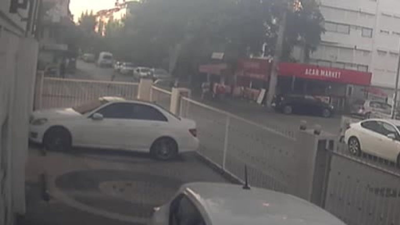 Antalya'da otomobil ile motosiklet çarpıştı, sürücü yaralandı