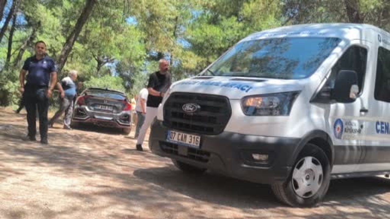 Antalya'nın Konyaaltı ilçesinde ormanlık alanda bir kişinin cansız bedeni bulundu