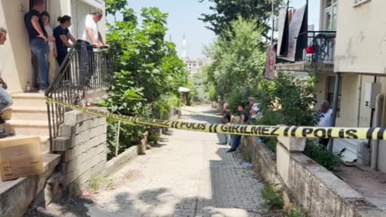 Antalya Serik'te 41 yaşındaki Mustafa Gök evinin bahçesinde ölü bulundu
