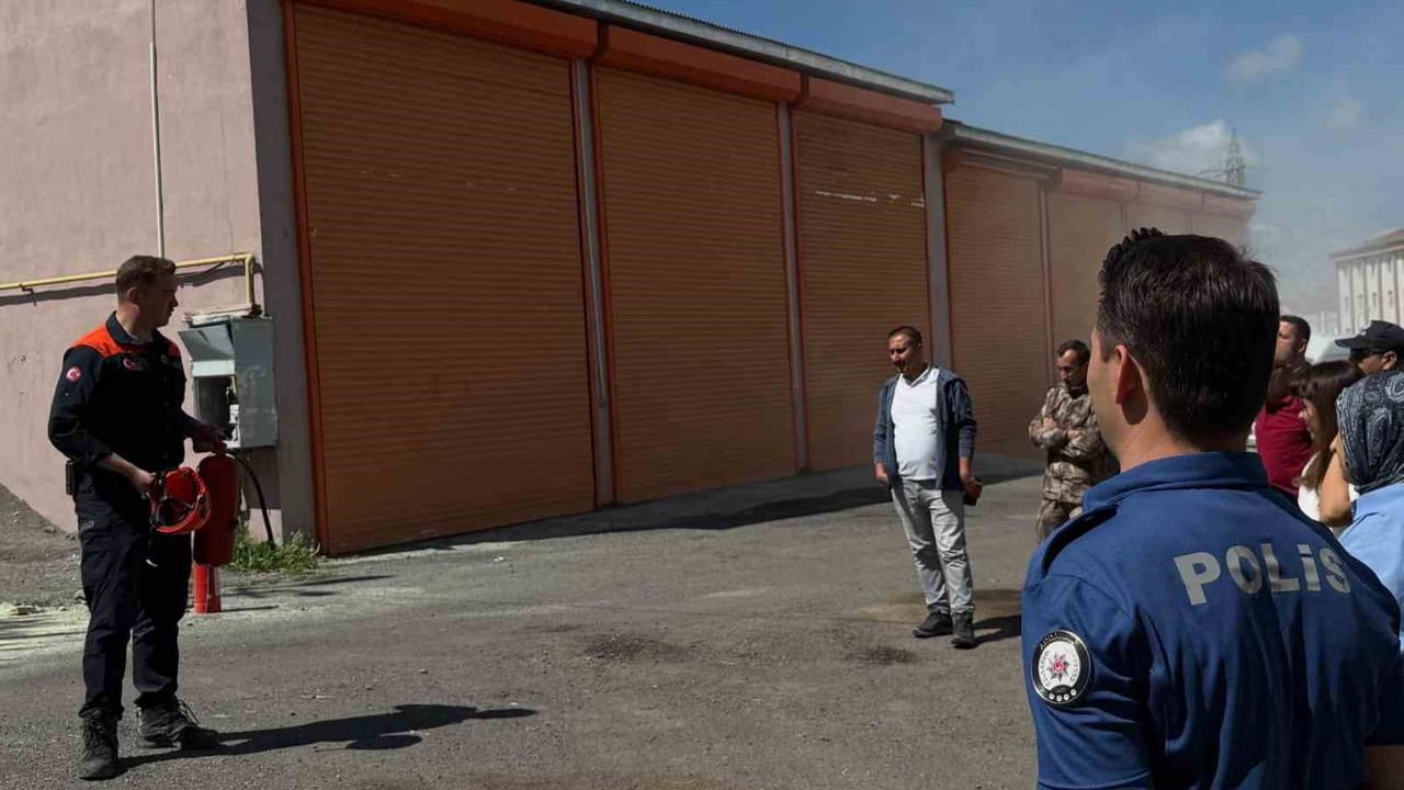 Ardahan'da emniyet personeline AFAD tarafından afet farkındalık eğitimi verildi