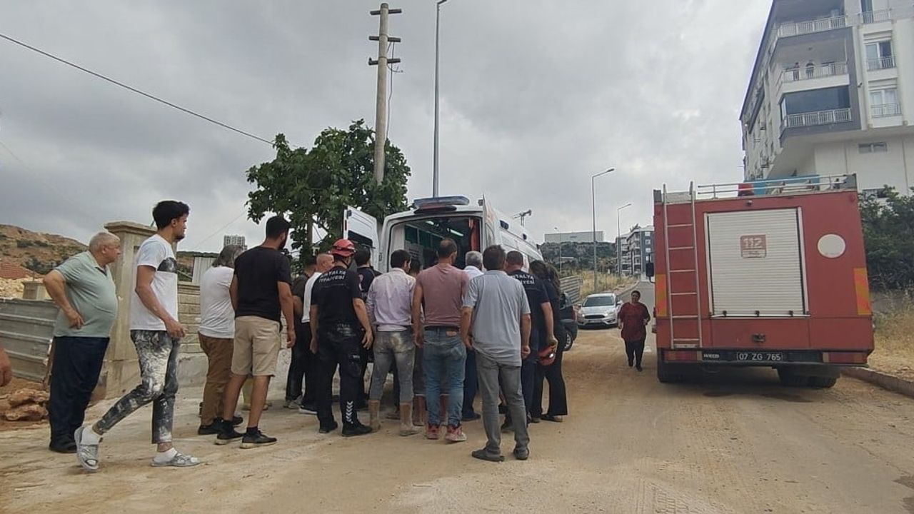 Asansör boşluğuna düşen müteahhit ağır yaralandı