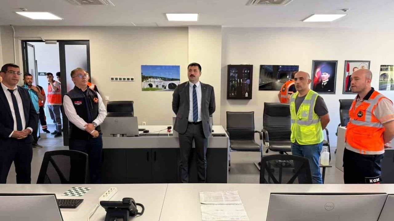 Assos Tüneli'nde sıkışmalı trafik kazası tatbikatı yapıldı