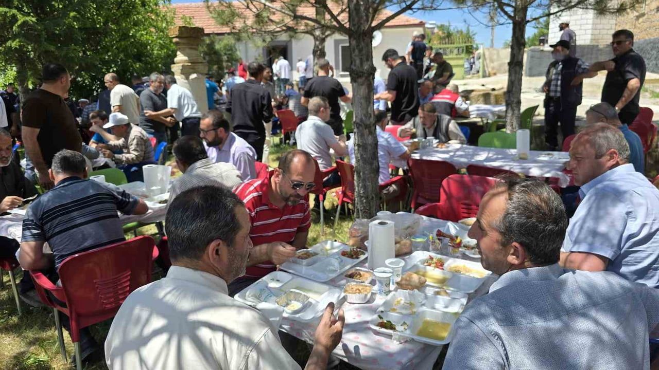 Aşure birlik ve paylaşma ruhunu güçlendirdi