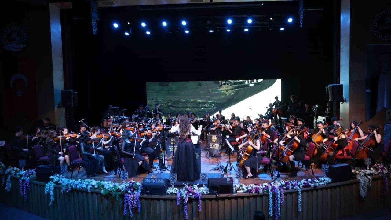 Atakum’da çocuk ve gençlik orkestrası Ata Sahne’de ilk konserini verdi