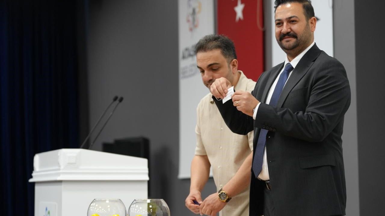 Ataşehir’de 8 aile daha yeni evlerine kavuştu
