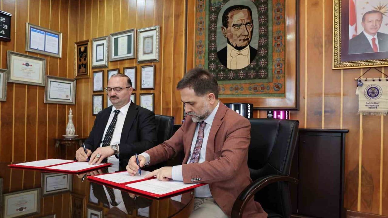 Atatürk Üniversitesi ile Yakutiye Belediyesi, kampüsün sosyal ve kültürel altyapısını güçlendirecek protokol imzaladı
