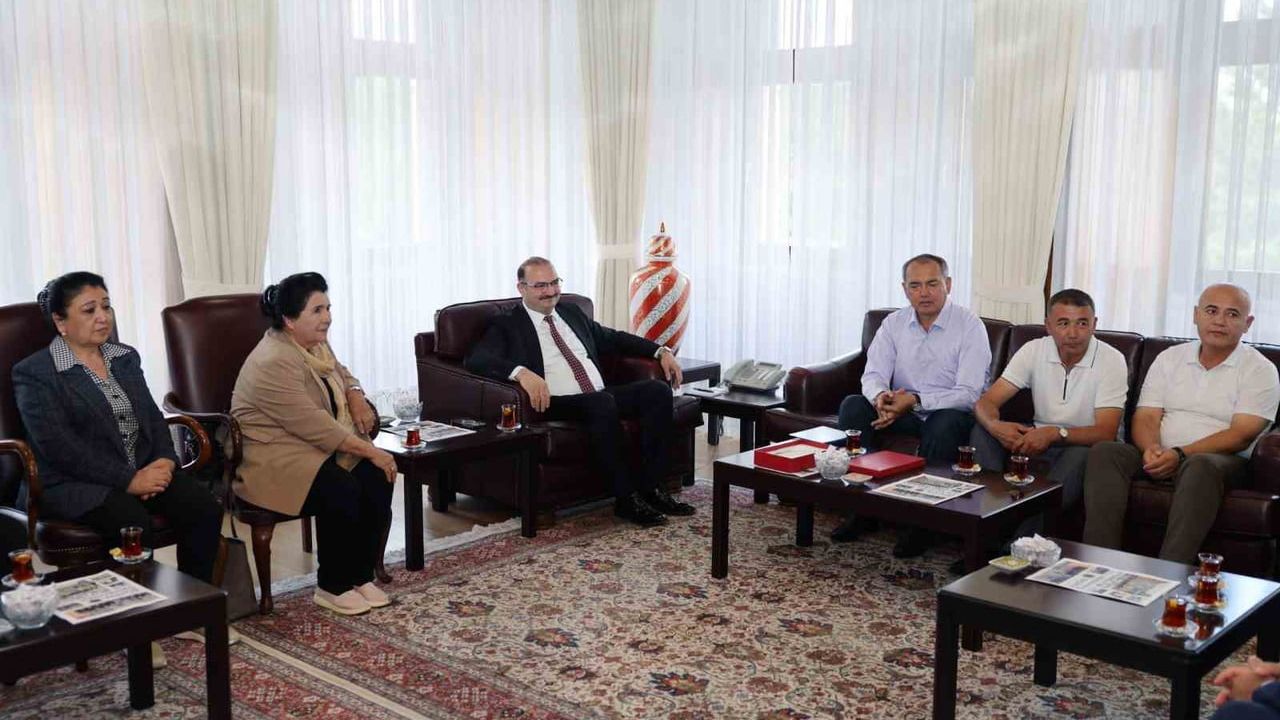 Atatürk Üniversitesi kardeş coğrafyalardaki üniversitelerle tecrübe paylaşıyor