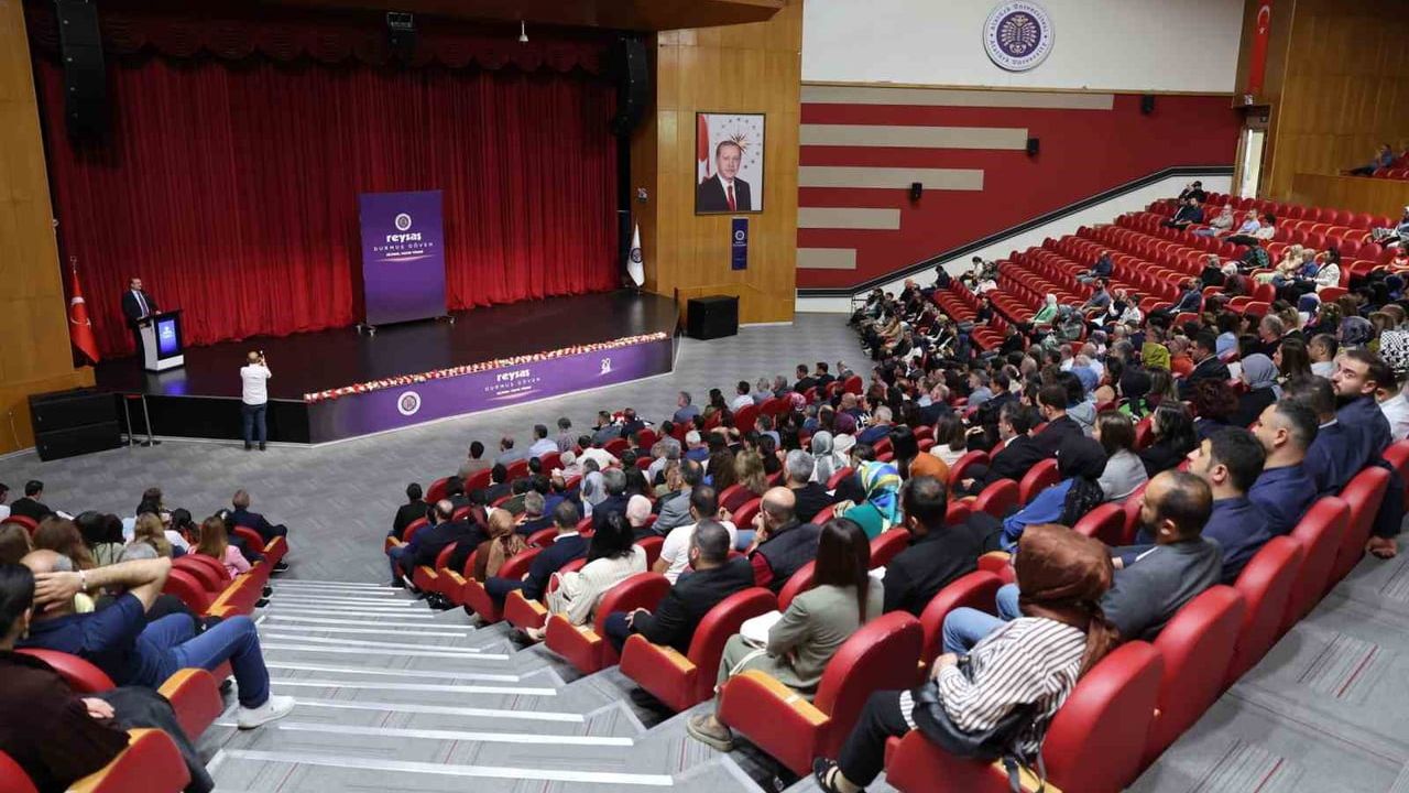 Atatürk Üniversitesi'nde akademik üretkenlik ödüllendirildi