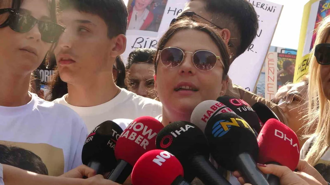 Atlas Çağlayan davası öncesi anne adliye önünde: 'Bu katillerin aileleriyle görüşmesini istemiyoruz'