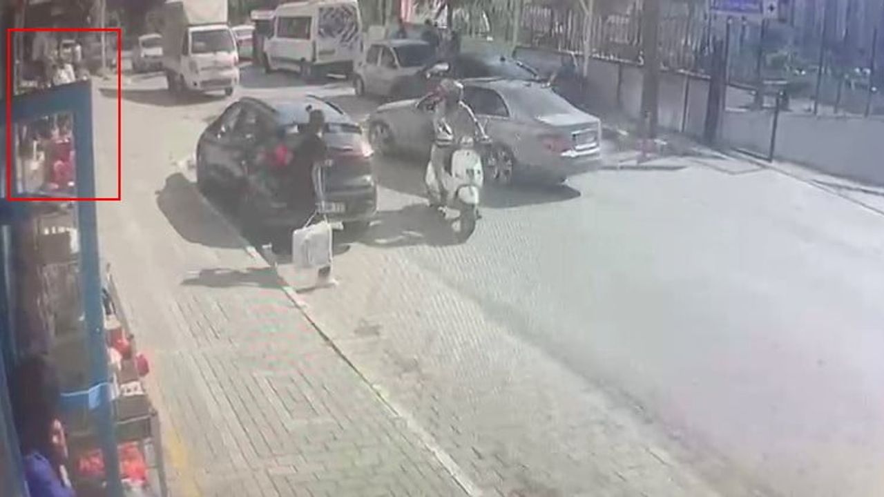 Avcılar'da çocuk kavgası büyüdü: Bir kişi bacağından 4 kez bıçaklandı, anlar kamerada