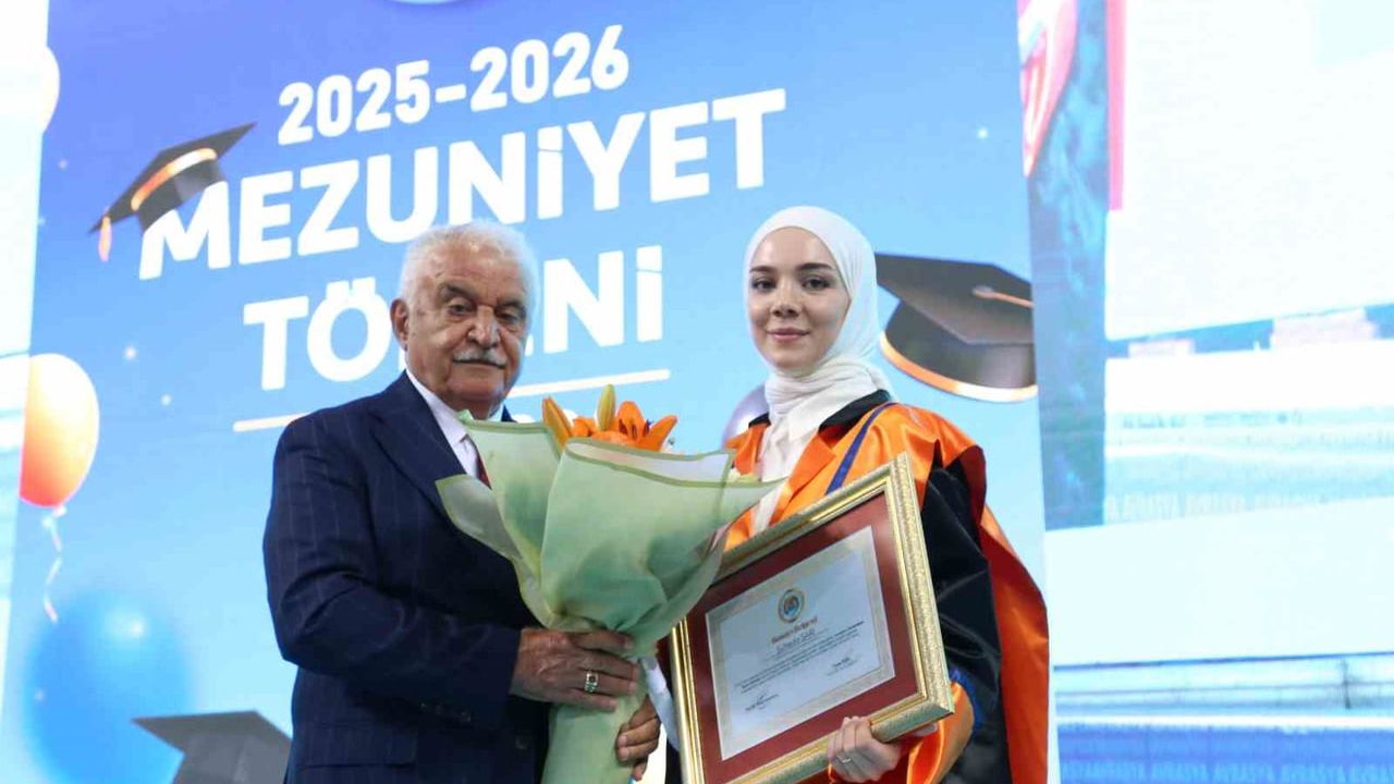 Avrasya Üniversitesi'nde mezuniyet coşkusu