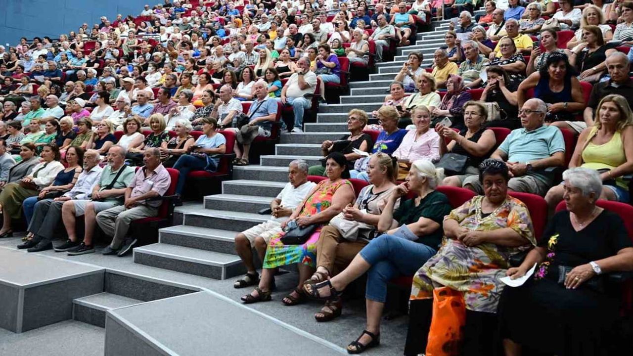 Aydın Büyükşehir'in Türk Sanat Müziği Korosu Didim'de 'Yaza Merhaba' Konseri