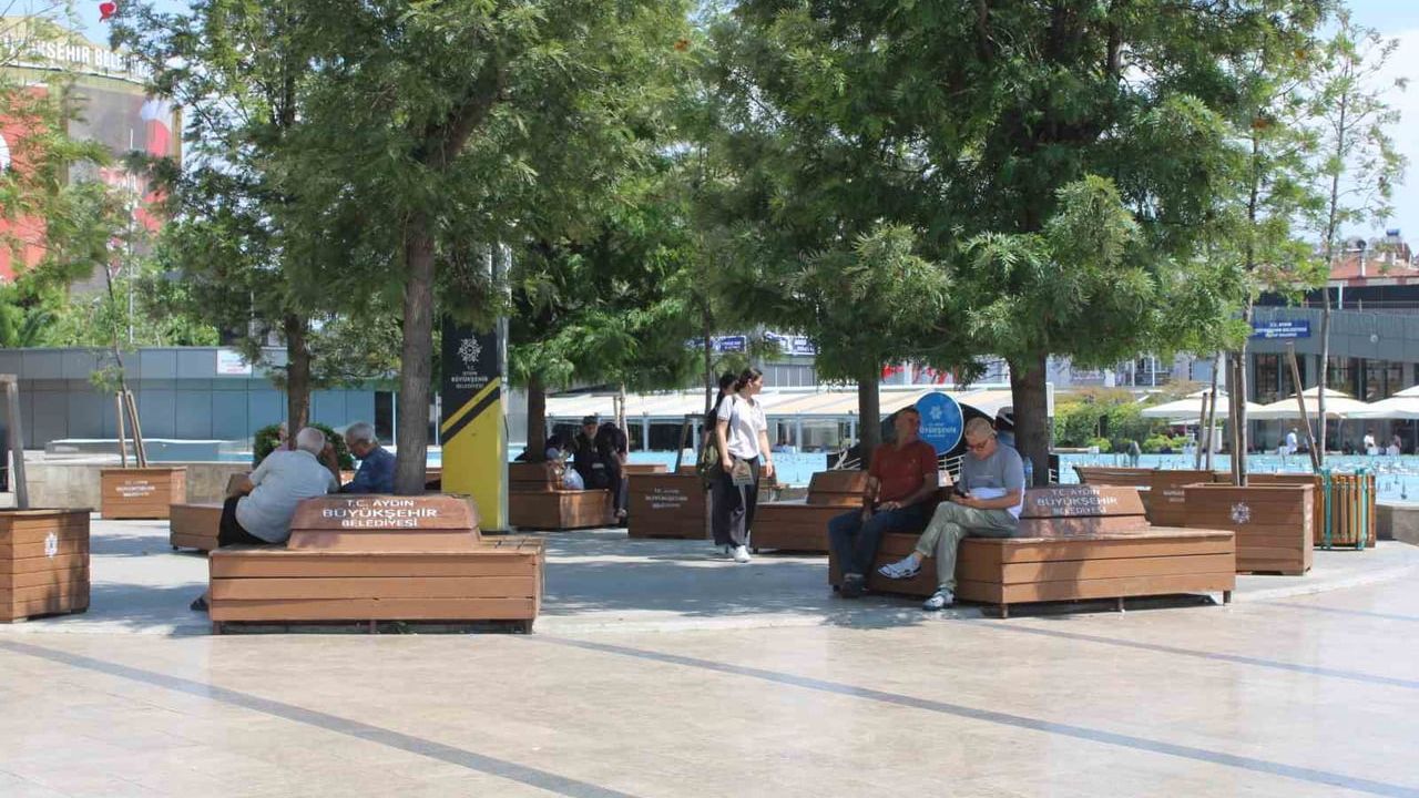 Aydın’da ani sıcak yükselişi: Termometreler 42 dereceyi gösterdi, hissedilen 47°C'ye yaklaştı