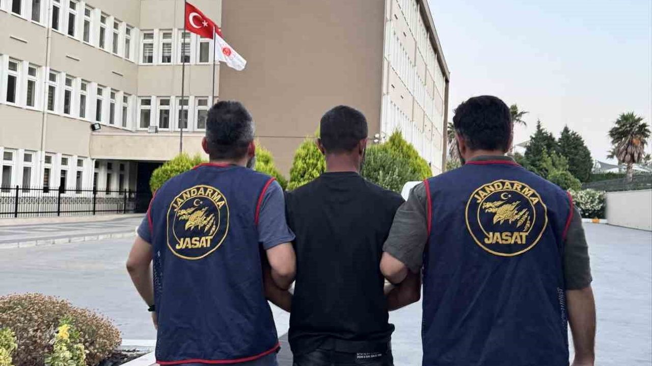 Aydın’da Söke ve Karacasu’da aranan iki hükümlü jandarma ekiplerince yakalandı