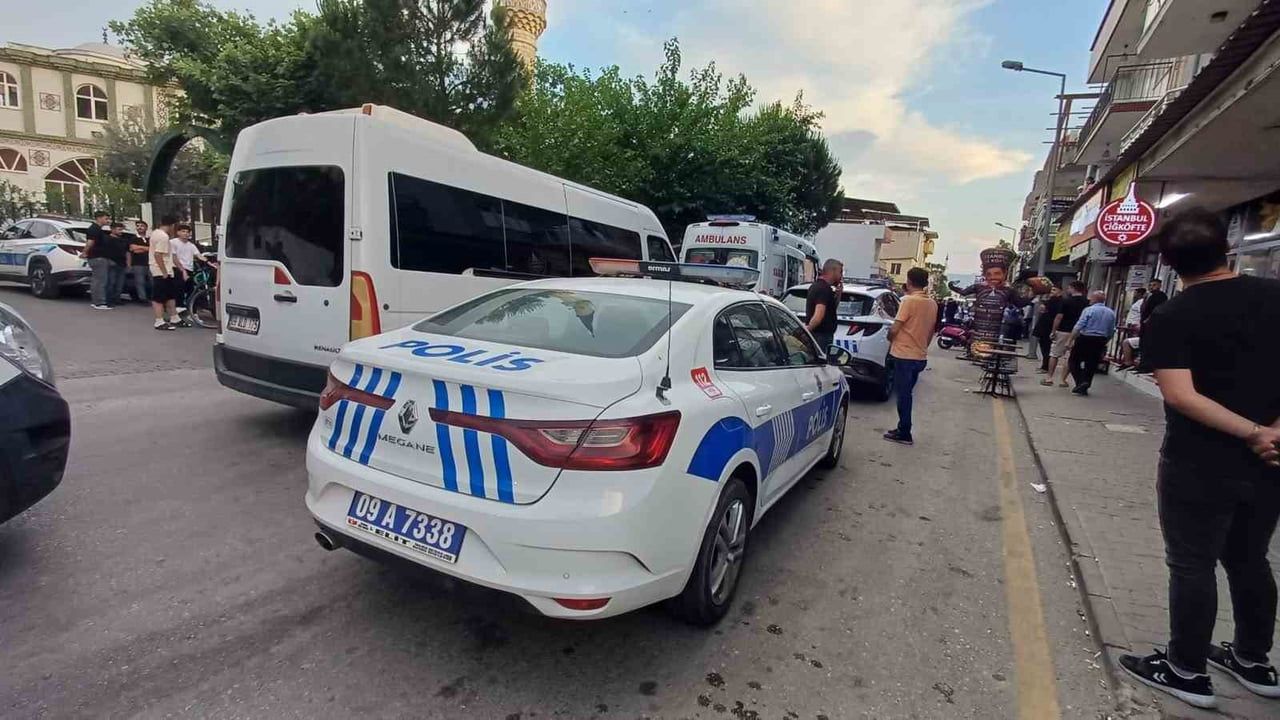Aydın Efeler'de İki Grup Arasında Çıkan Kavgada Polis Memuru Elinden Yaralandı
