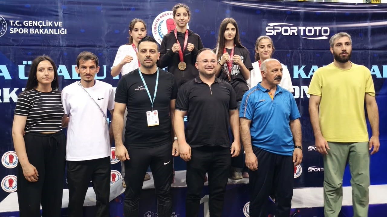 Aydınlı sporcu Vesile Yağmur Yılmaz U-15 Türkiye şampiyonu oldu