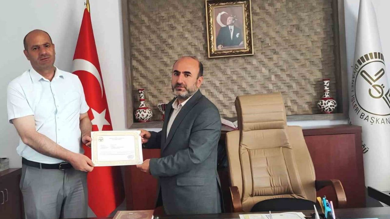 Aydıntepe müftülüğü personeli başarı belgesiyle taltif edildi