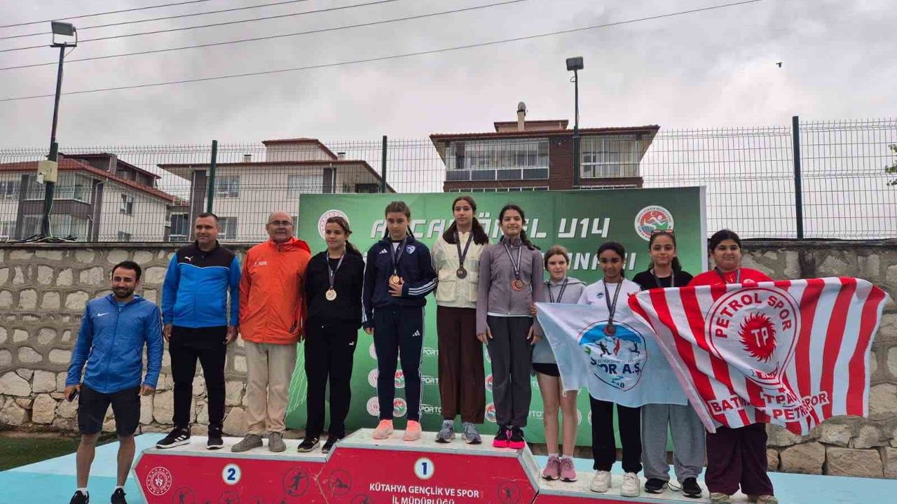 Ayşe Hatun Dindar’dan Türkiye şampiyonasında çifte başarı