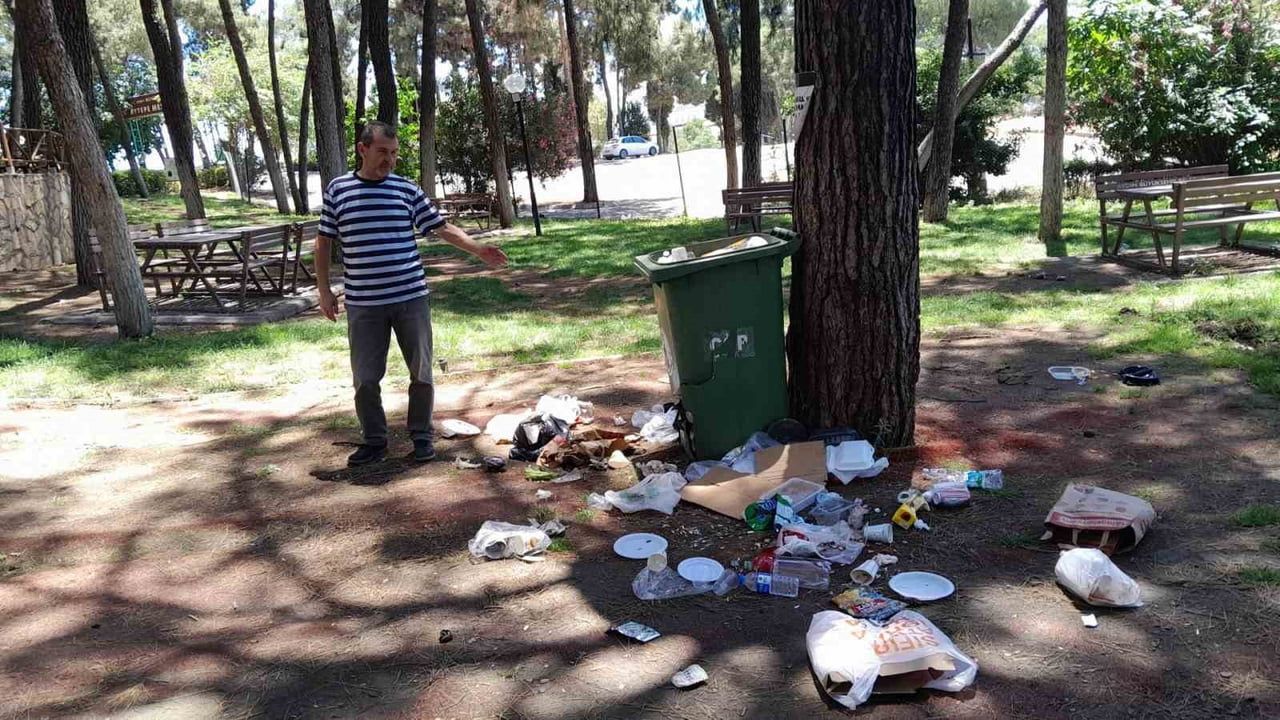 Aytepe mesire alanı bir gecede çöplüğe döndü