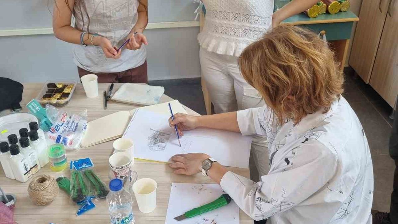 Ayvalık’ın endüstriyel mirası öğrencilerin eskizleriyle yeniden keşfedildi