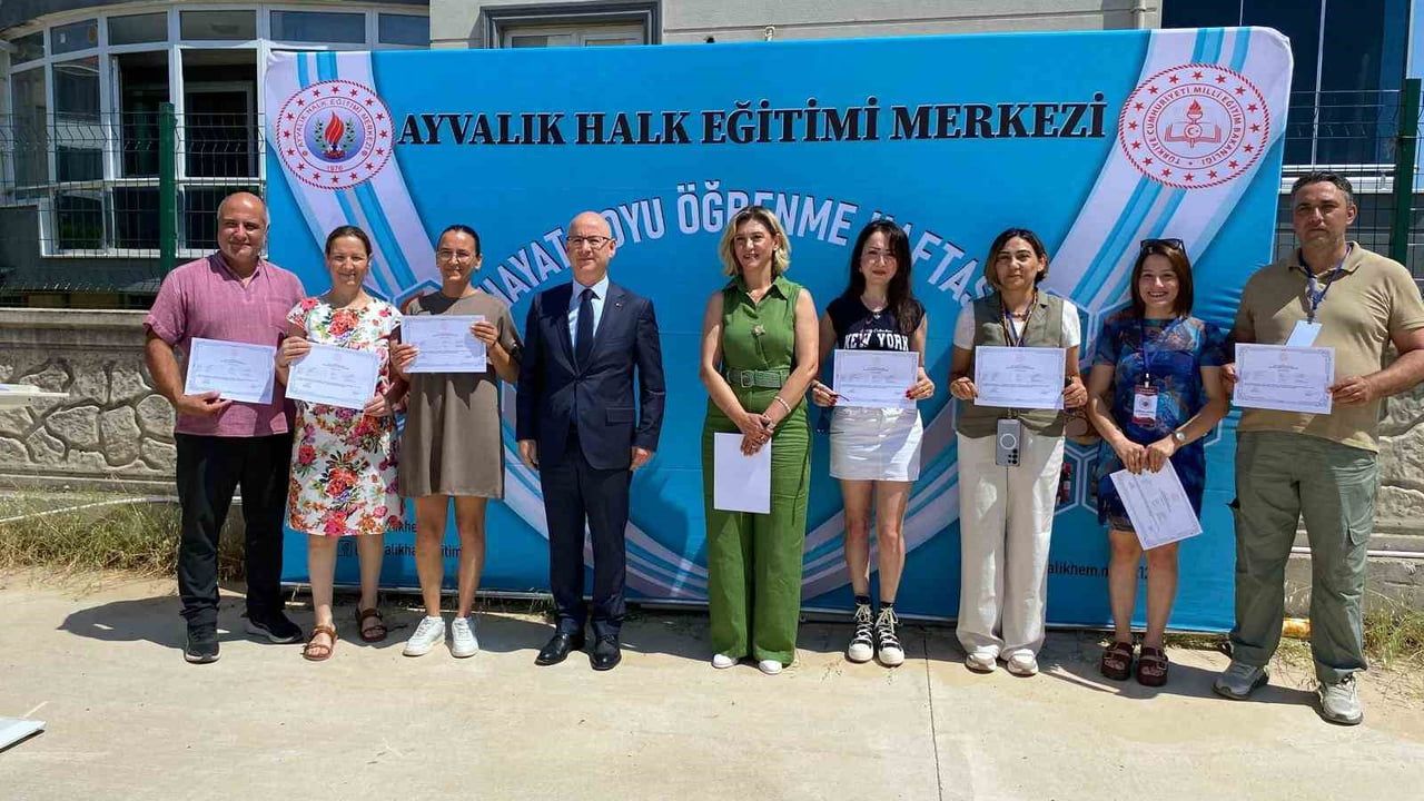 Ayvalık’ta AHEM yıl sonu sergisi: Emek, azim ve hayat boyu öğrenme