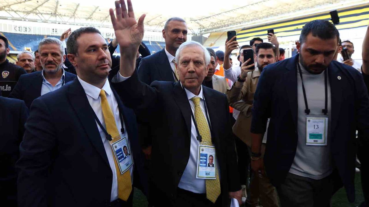Aziz Yıldırım: "Fenerbahçelilere ödenmemiş bir borcum var" — Kongrede kavgasız birlik çağrısı