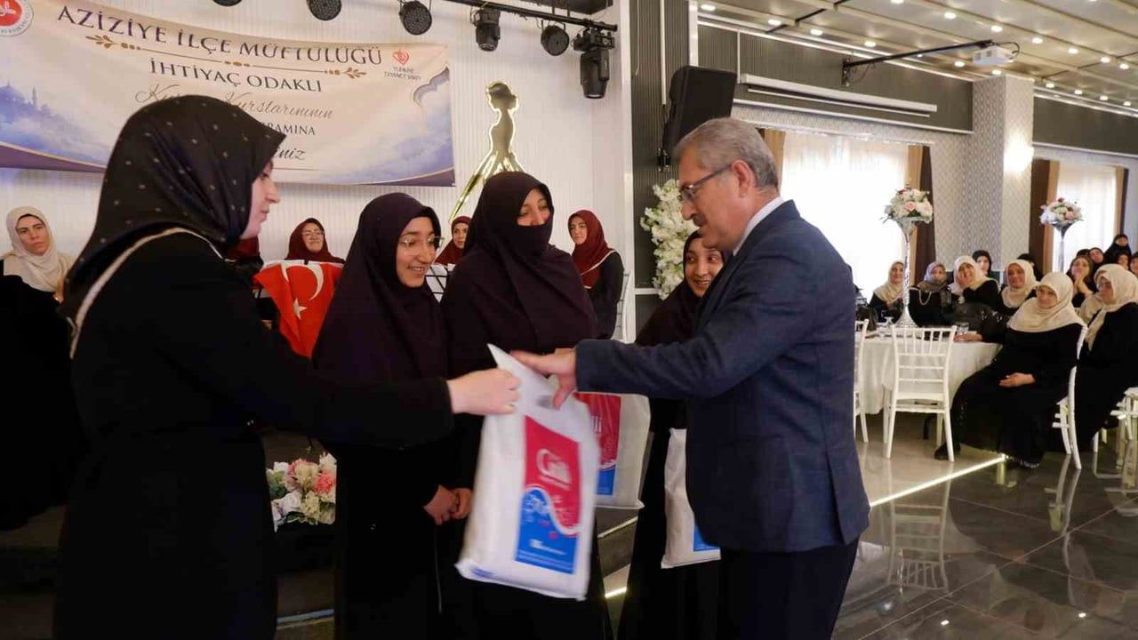 Aziziye’de İhtiyaç Odaklı Kur’an Kursları yıl sonu programı
