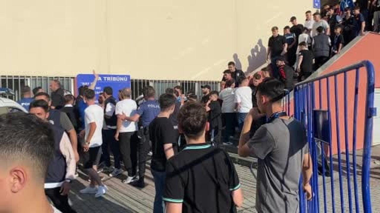 Bağcılar’da amatör maçta arbede: 2 kişi gözaltına alındı