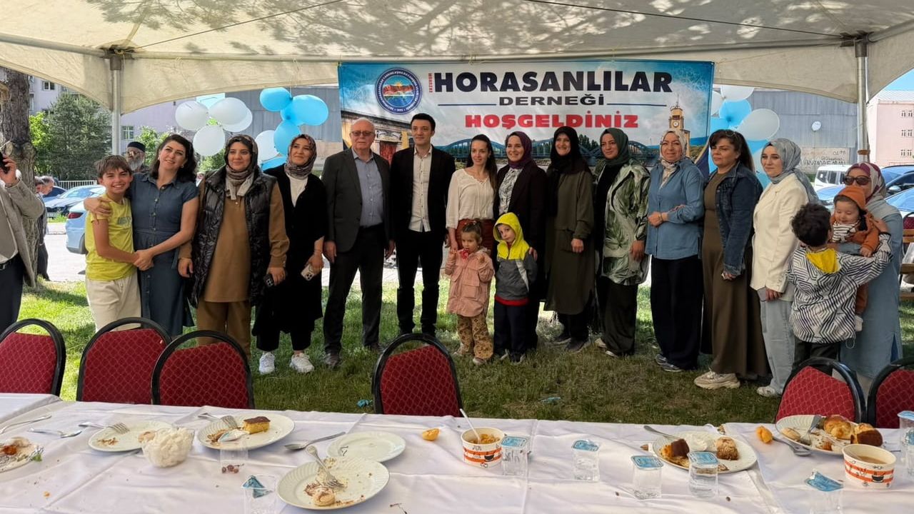 Bahçe Bizden, Bohça Sizden etkinliği aşure paylaşımıyla gerçekleştirildi
