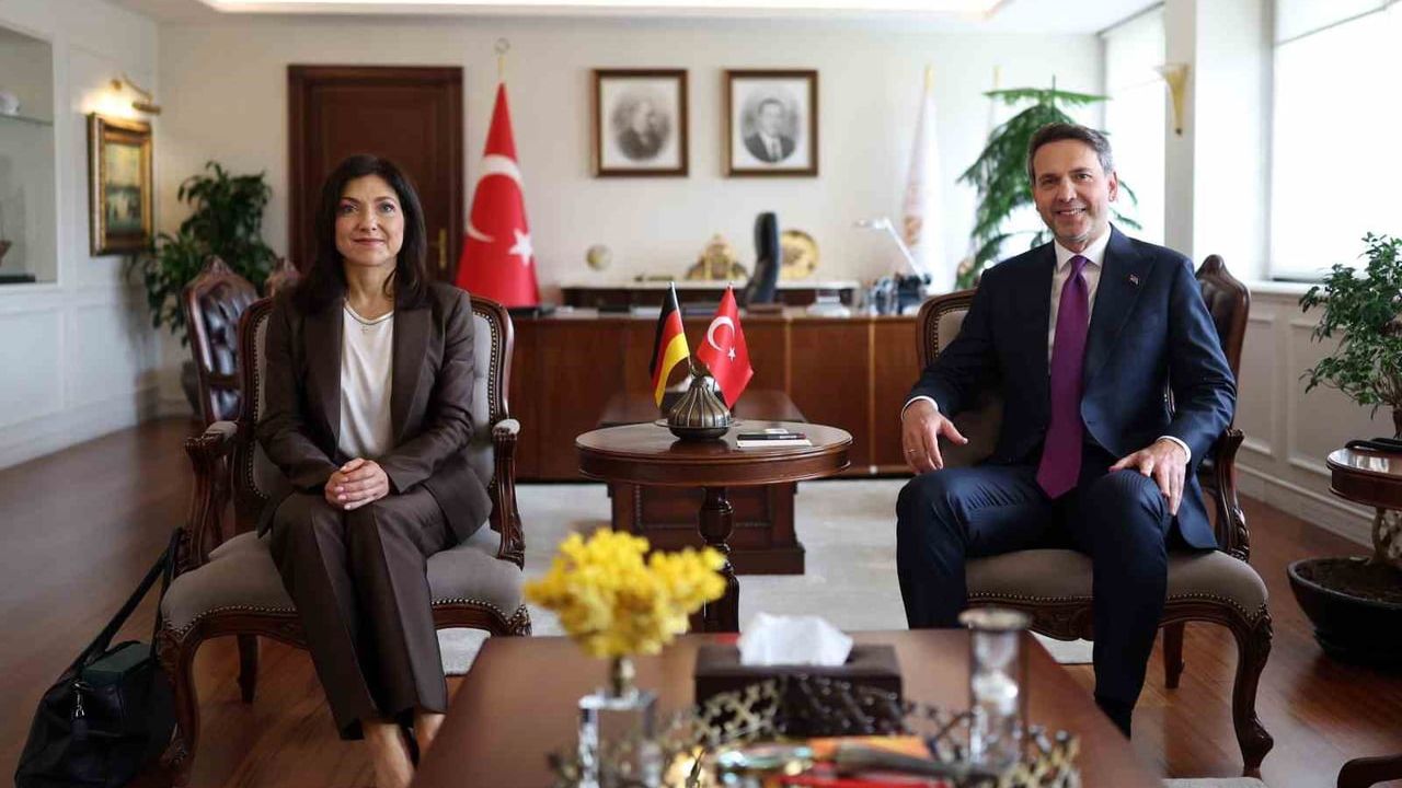Bakan Bayraktar: enerji güvenliğinde kritik mineraller ve nadir toprak elementleri gündemde olmalı