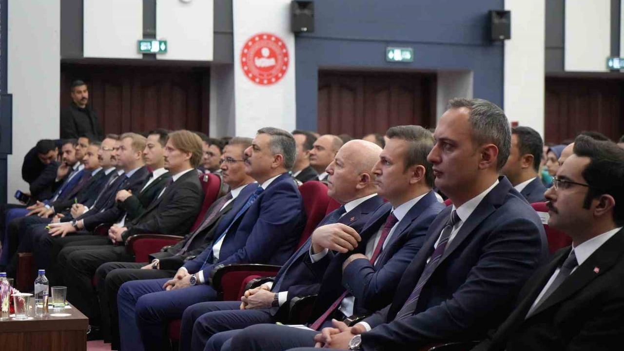 Bakan Çiftçi Erzurum'da: 'Terörsüz Türkiye hedefi güvenlikten taviz anlamına gelmez'
