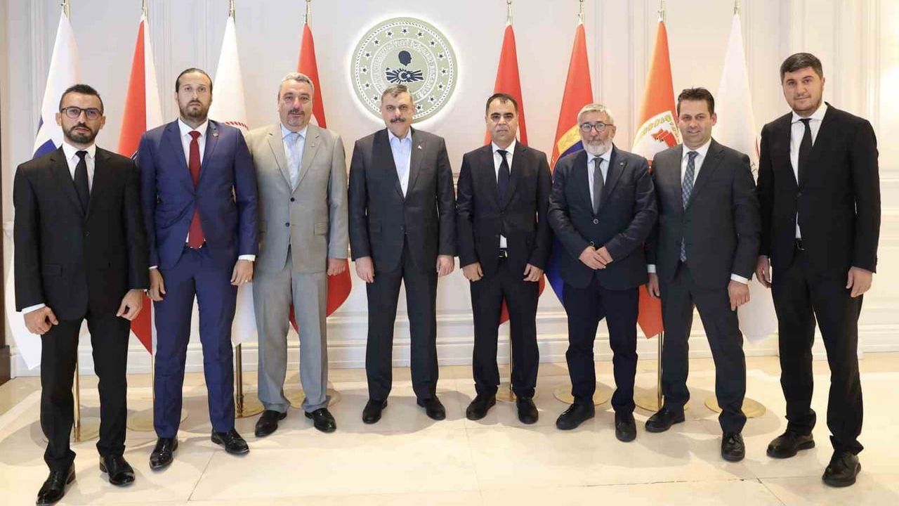 Bakan Çiftçi, Türkiye Haber Kameramanları Derneği Heyetini Kabul Etti: Basın Kartları ve İletişim Öne Çıktı
