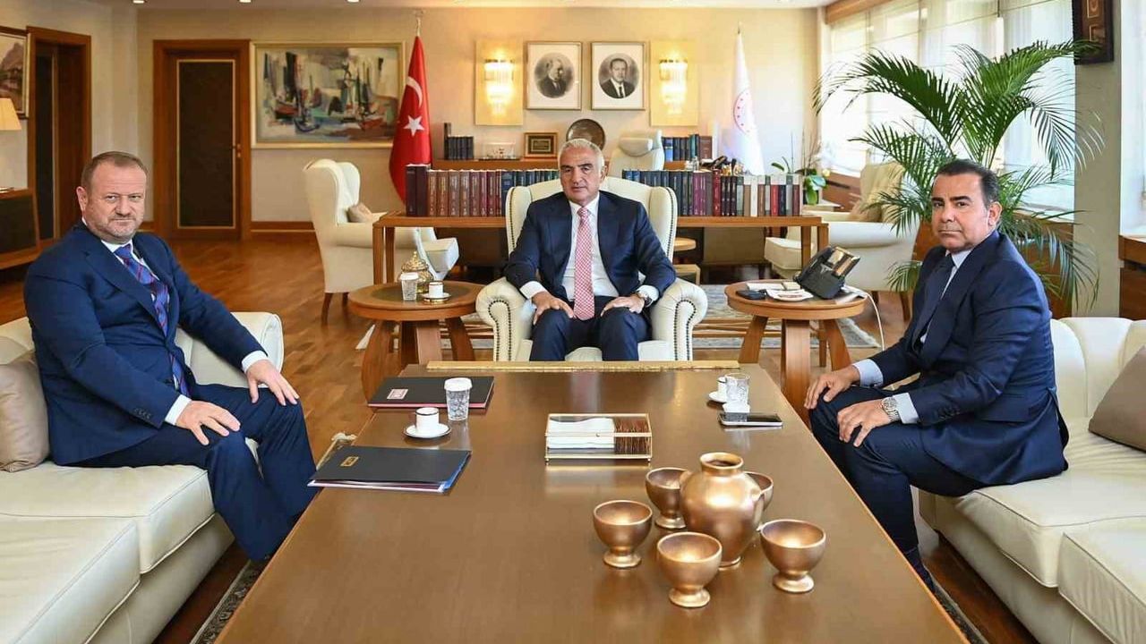 Bakan Ersoy, Daniş'ten yayıncılık alanındaki gelişmeler hakkında bilgi aldı