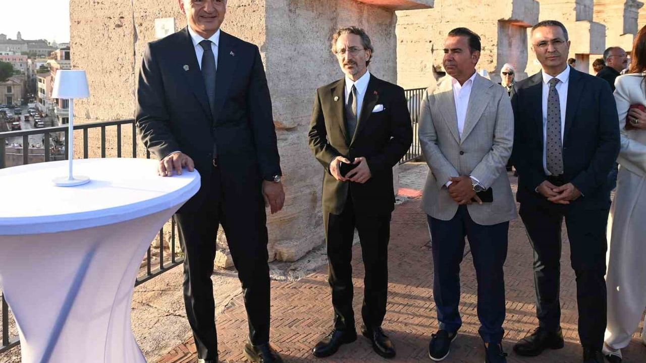 Bakan Ersoy Roma’da Giuli ile Görüştü; "Troya ve Roma" Sergisi Kolezyum Arkeoloji Parkı’nda Açıldı