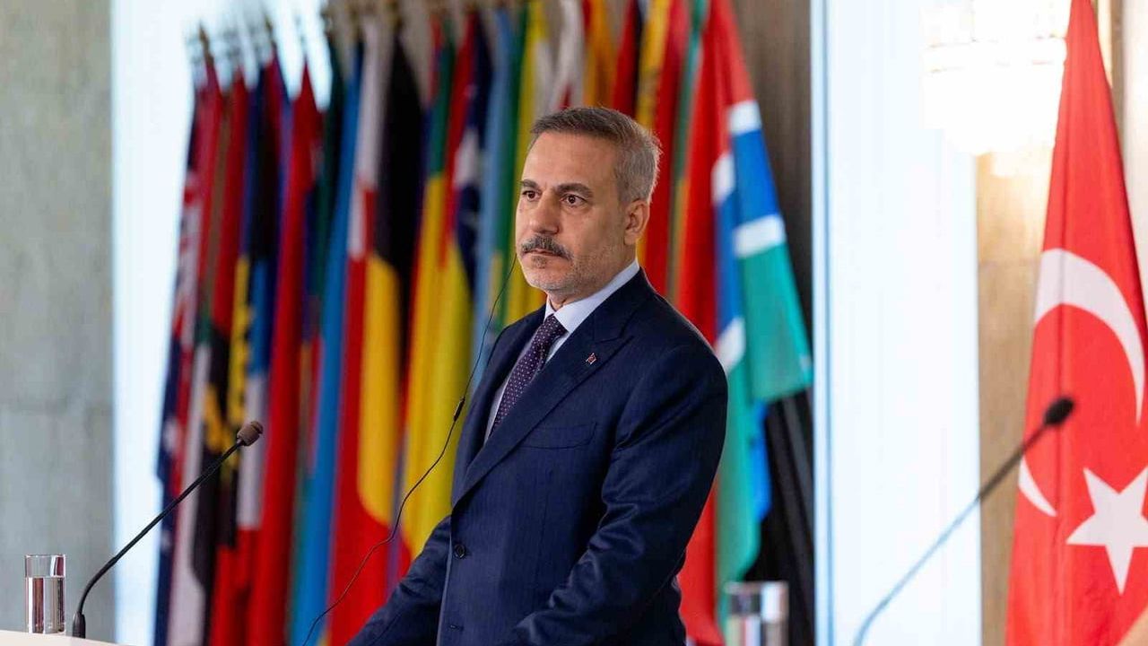 Bakan Fidan: ABD-İran müzakerelerinde metnin tamamlanması çağrısı; Sofya'da Bulgaristan ile sınır, enerji ve ticaret gündemi