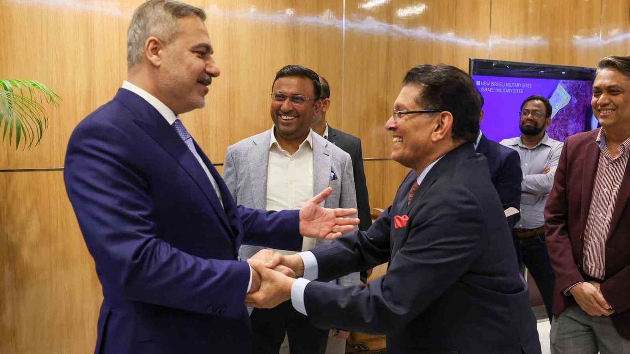Bakan Fidan, Bangladeş'te Mevkidaşı Khalilur Rahman ile Görüştü