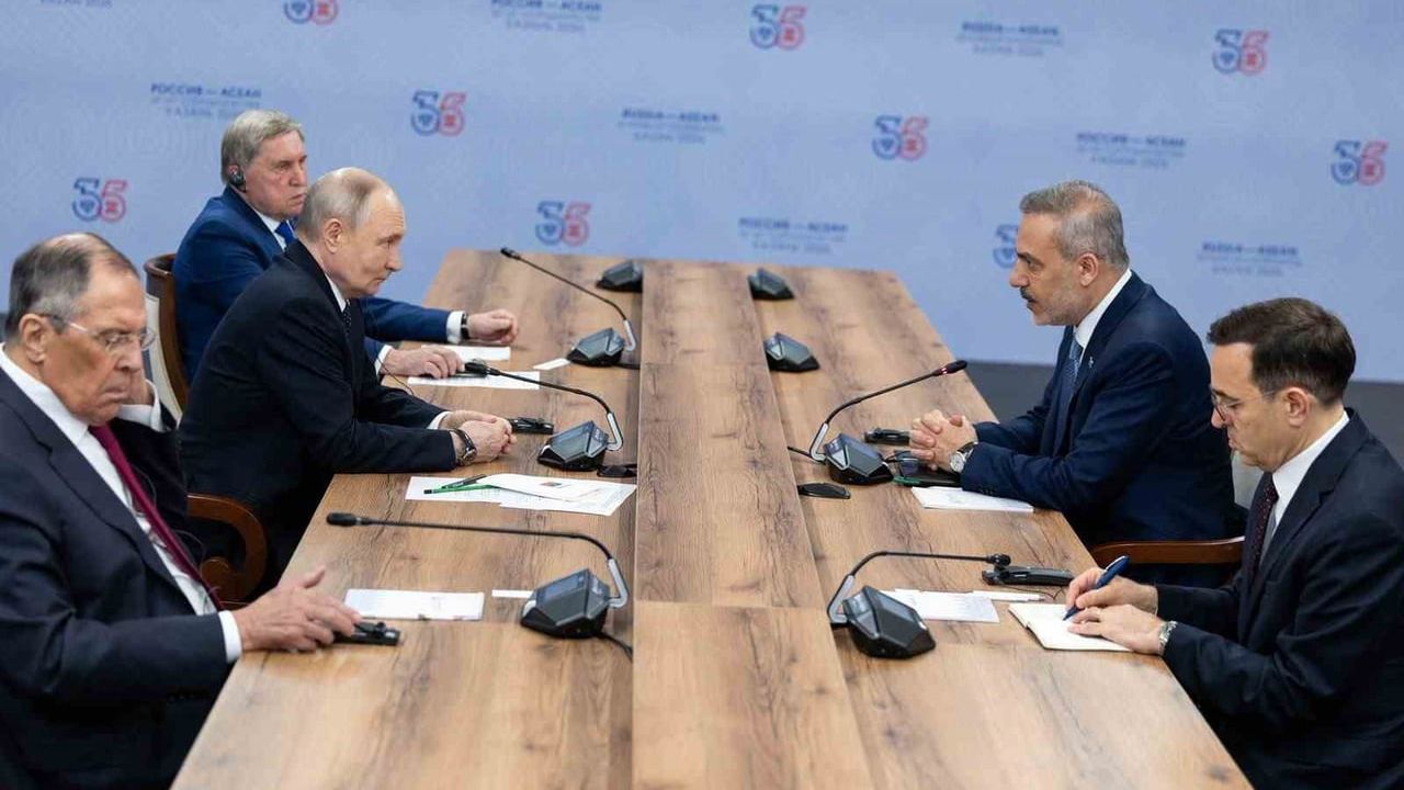 Bakan Fidan, Putin ile Kazan'da görüştü