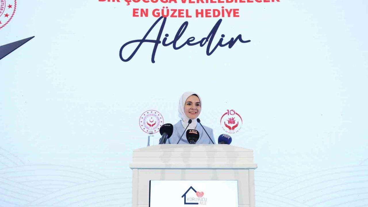 Bakan Göktaş: 11 bin 22 çocuk 9 bin 277 koruyucu aile yanında hayatını sürdürüyor