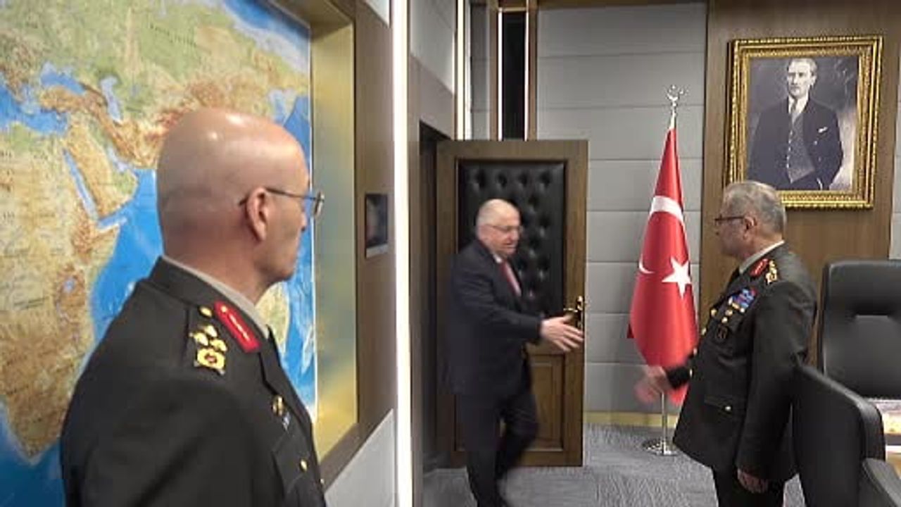 Bakan Güler Türk Kara Kuvvetleri’nin 2235’inci kuruluş yıl dönümünü kutladı