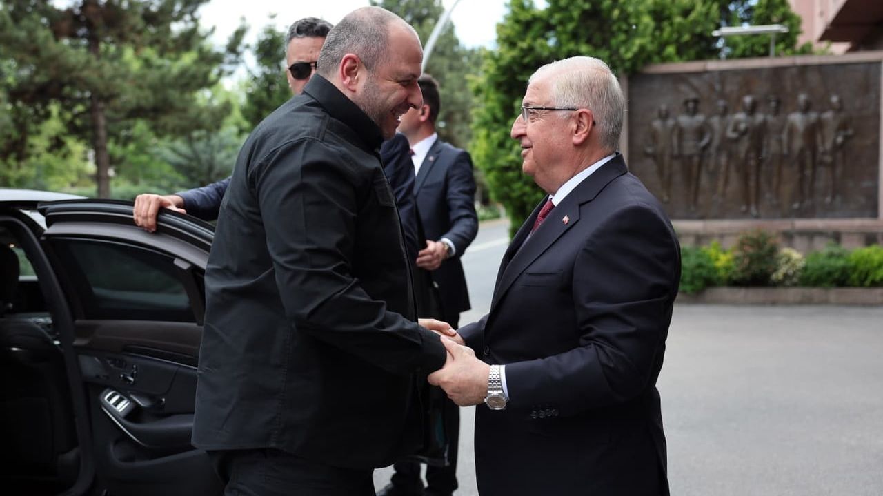 Bakan Güler, Ukrayna Güvenlik Konseyi Sekreteri Umerov ile Milli Savunma Bakanlığında Görüştü