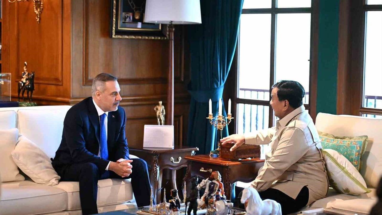 Bakan Hakan Fidan Jakarta'da Cumhurbaşkanı Prabowo Subianto ile Görüştü