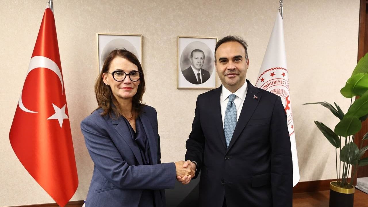 Bakan Kacır, Sıfır Atık Forumu'nda Dört Ülkeyle Sanayi ve Sürdürülebilirlik İş Birliğini Görüştü
