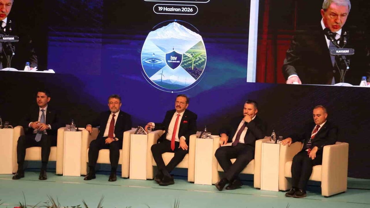 Bakan Kurum: depremden sonra 2 yılda 455 bin konutun tamamlanması kolay iş değil