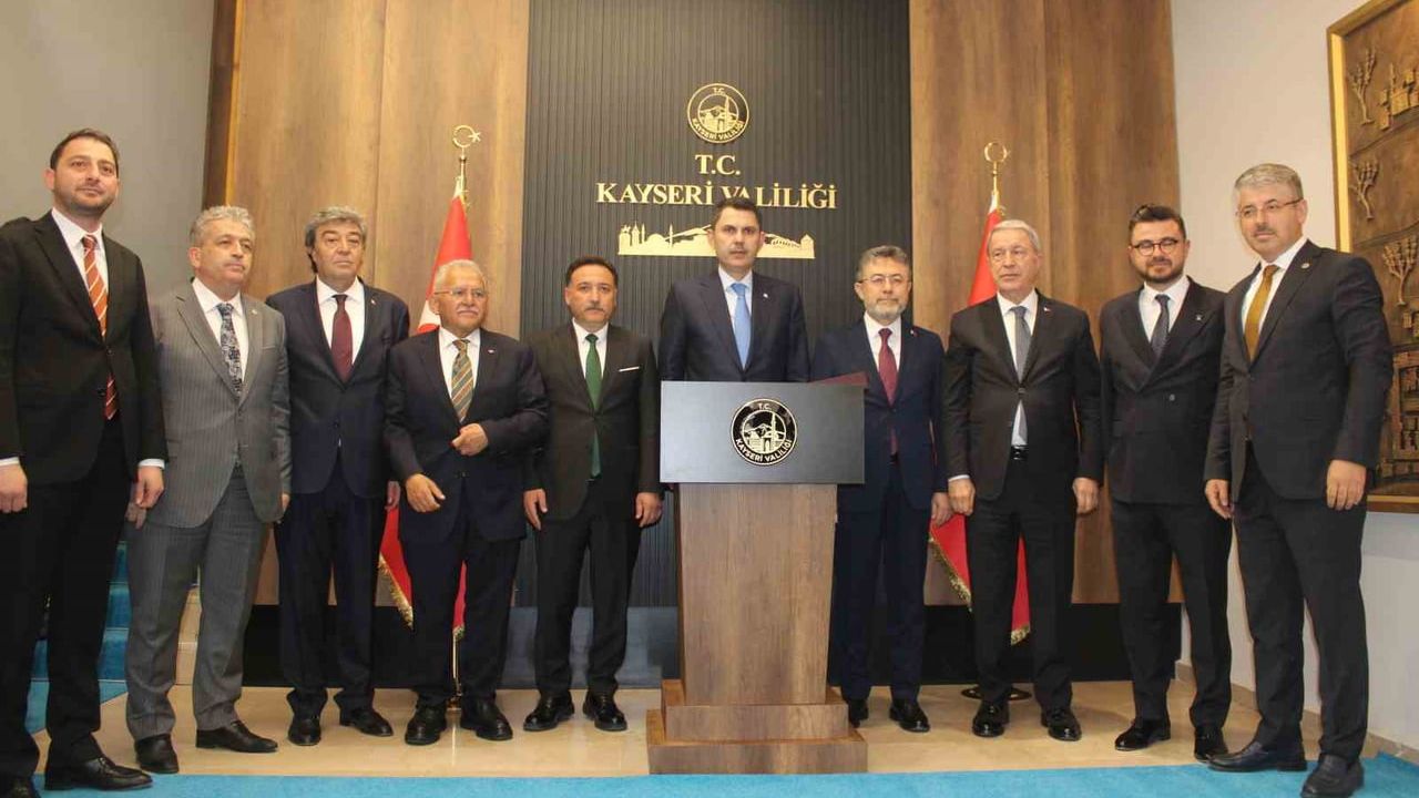 Bakan Kurum ve Yumaklı'nın Kayseri temasları