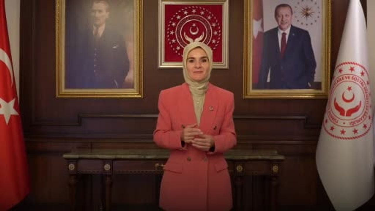 Bakan Mahinur Özdemir Göktaş'tan 7 Haziran Türk İşaret Dili Bayramı mesajı