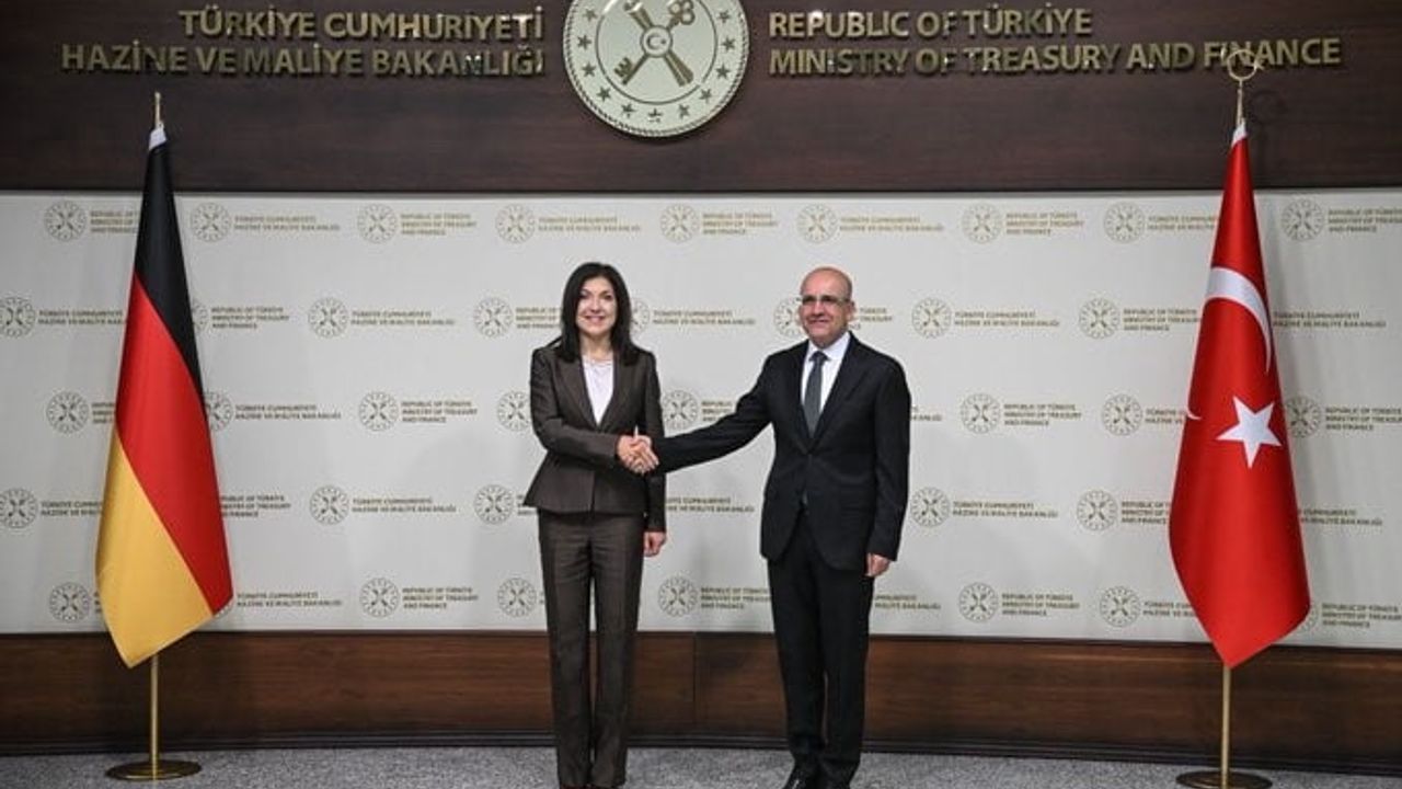 Bakan Şimşek, Almanya federal ekonomi ve enerji bakanı Reiche ile görüştü