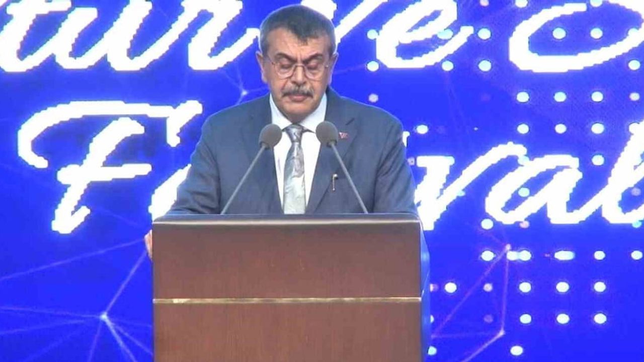Bakan Tekin: 28 Şubat sürecinde öğrenciler inançları nedeniyle eğitim hakkından mahrum bırakıldı