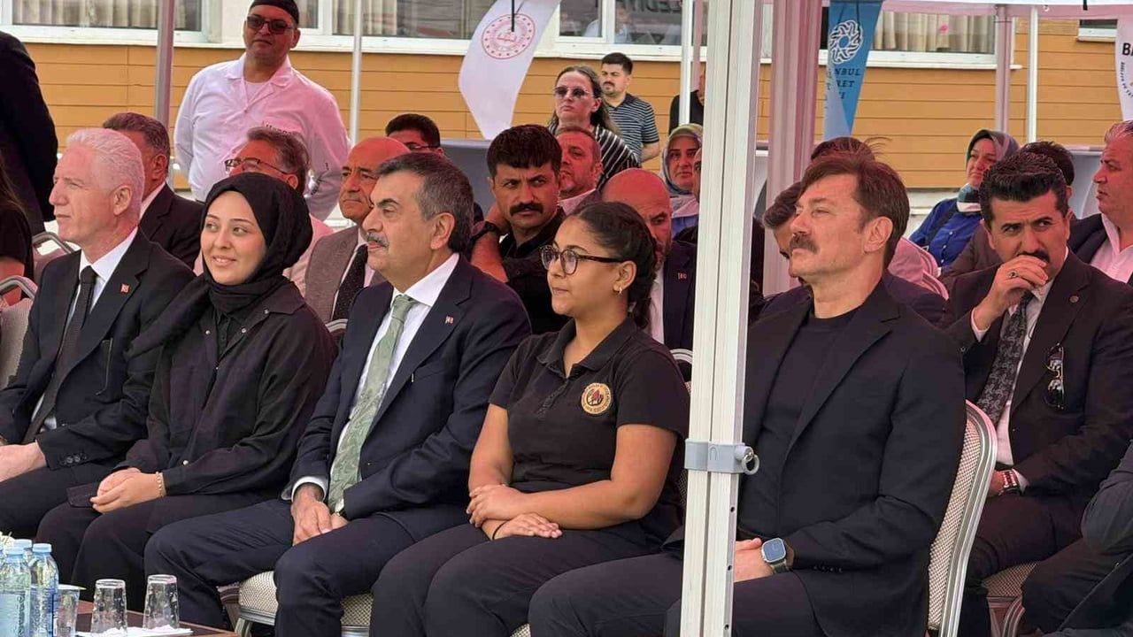 Bakan Tekin: eğitimle milli birlik ve dayanışmayı güçlendireceğiz